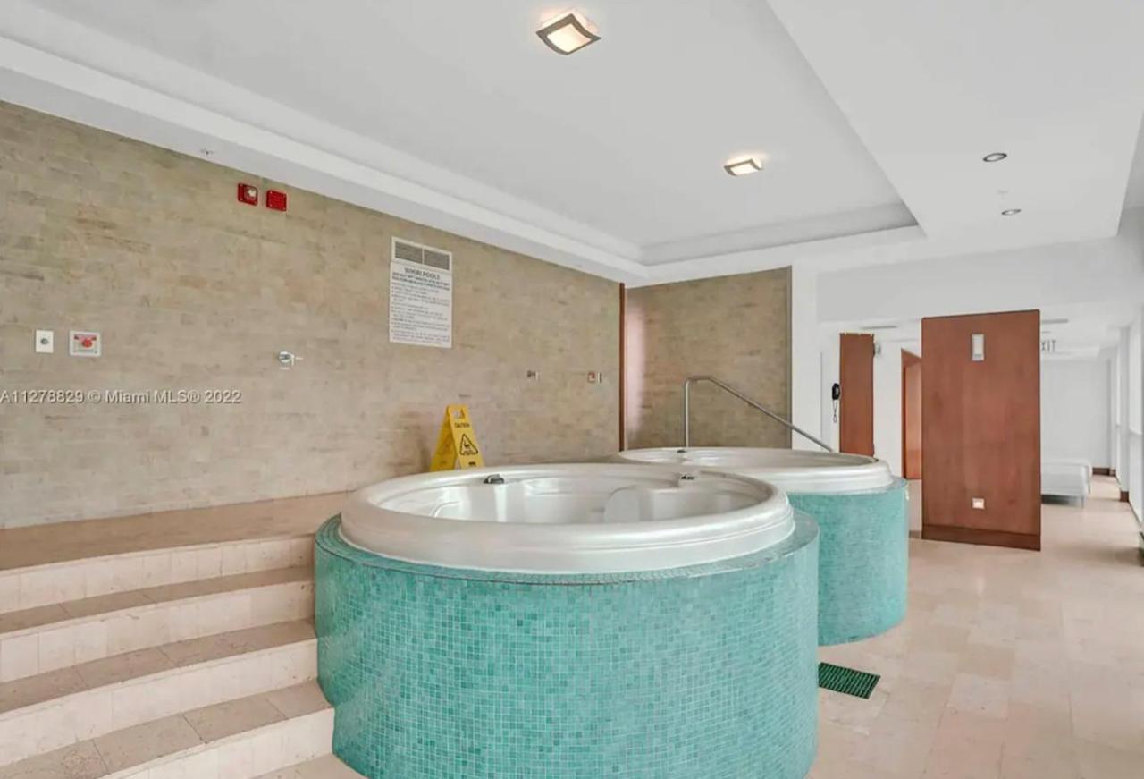 Iconic 2 Bedroom Loft Brickell-Stunning Views Маями Екстериор снимка